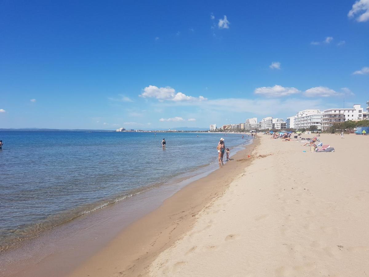 Beautiful Apartment 75M2 With View At The Beach, Pool, Parking Rosas Exteriör bild